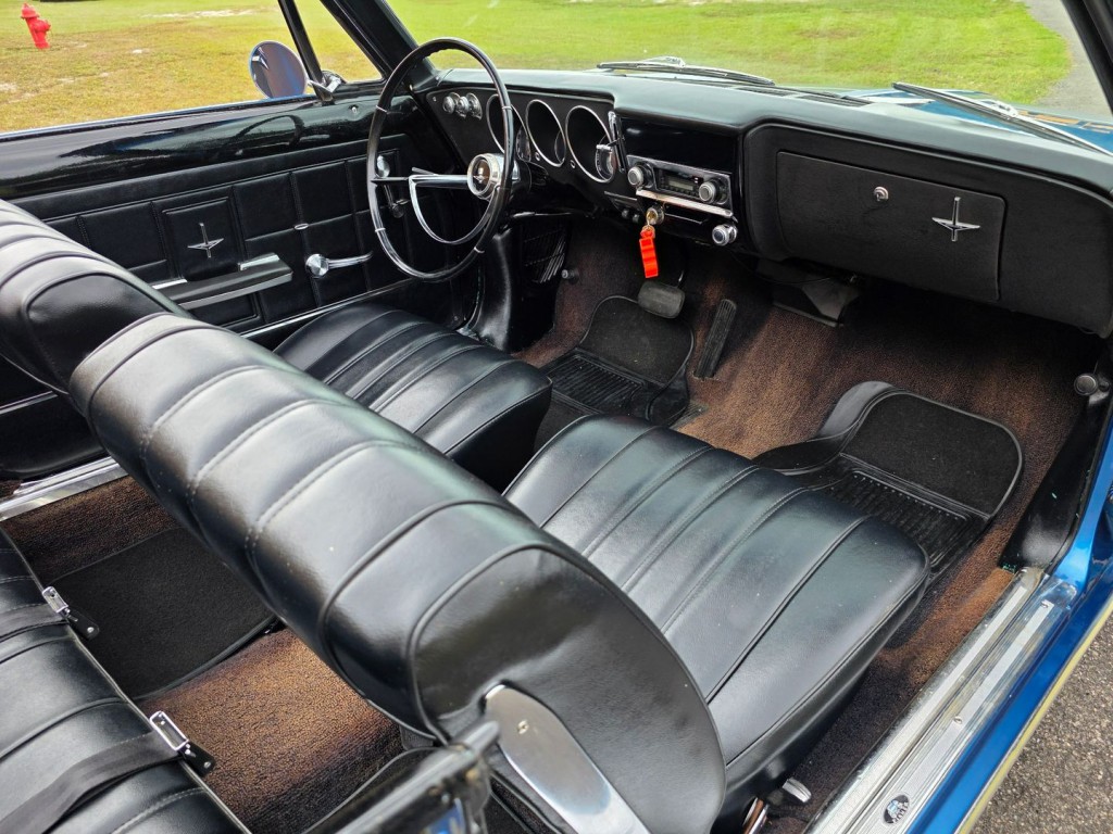 1965 Chevrolet Corvair Image 26
