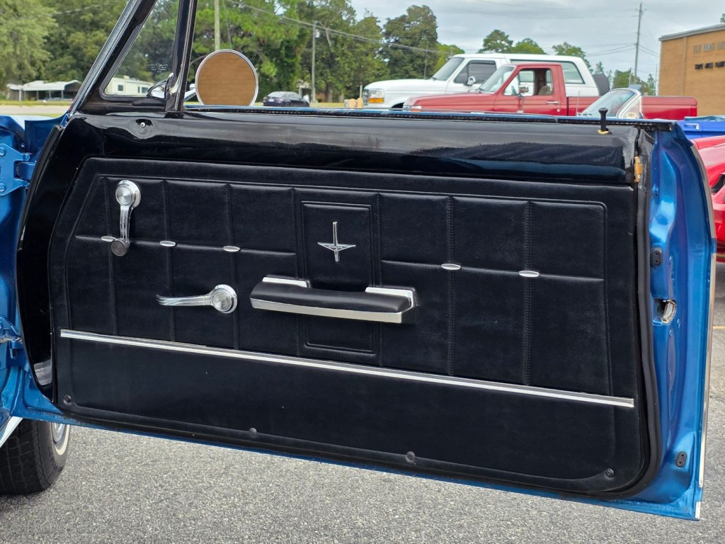1965 Chevrolet Corvair Image 29