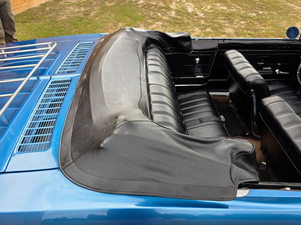 1965 Chevrolet Corvair Image 30