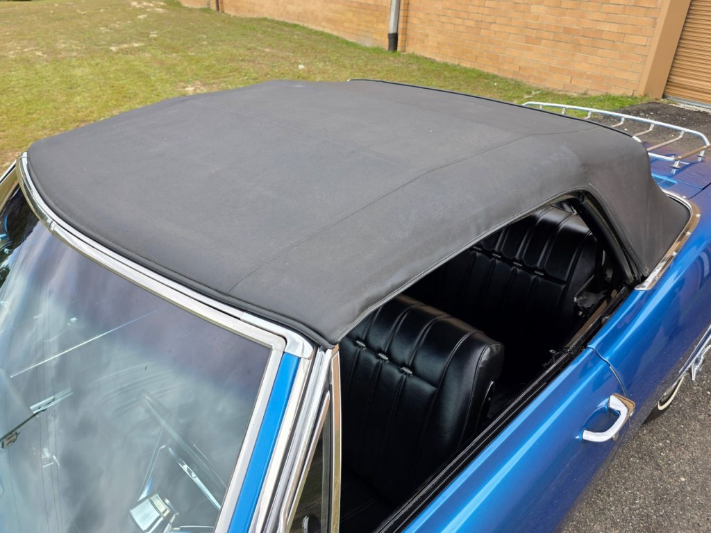 1965 Chevrolet Corvair Image 32