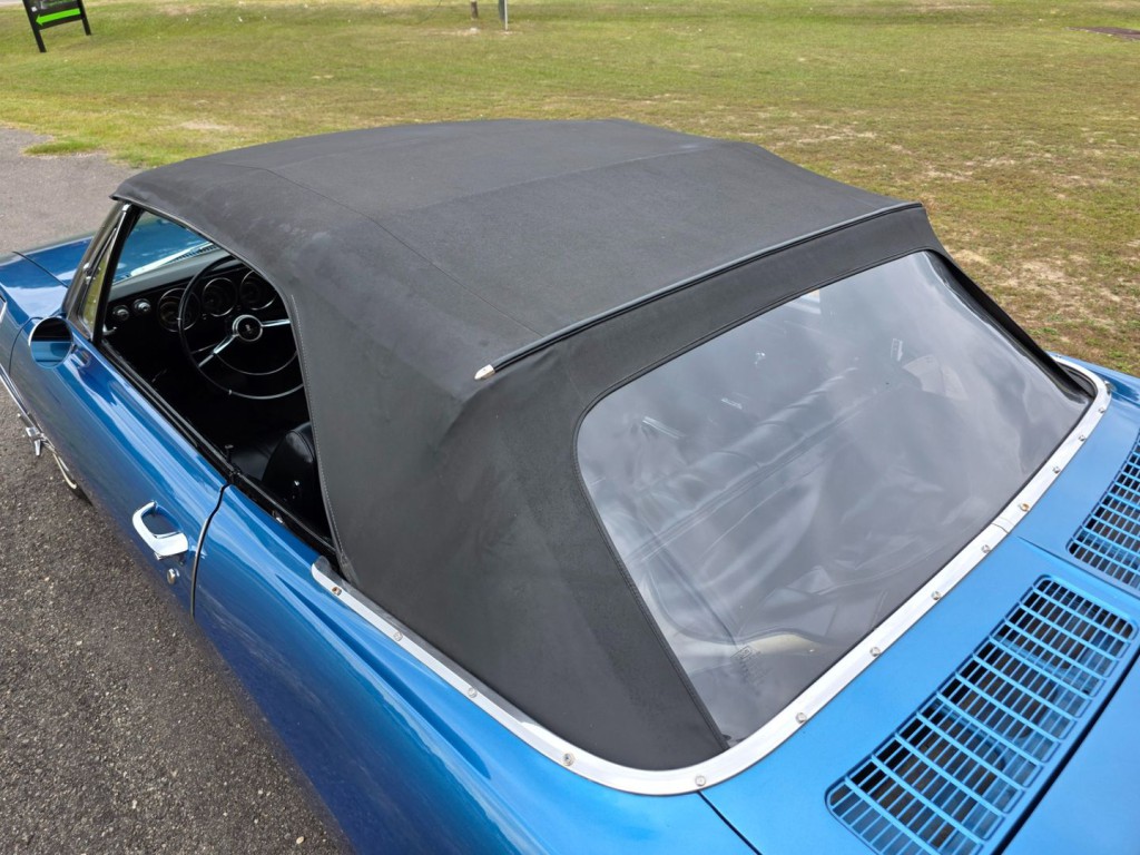 1965 Chevrolet Corvair Image 35