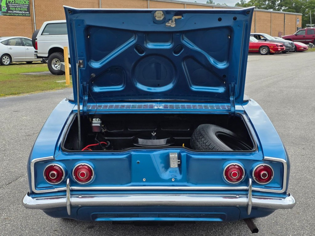 1965 Chevrolet Corvair Image 39