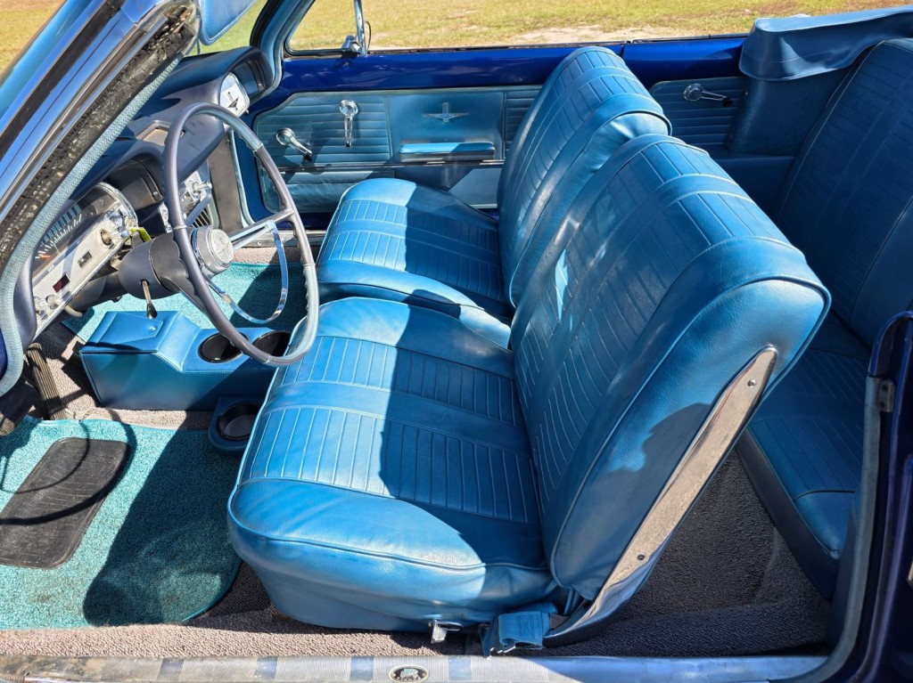 1964 Chevrolet Corvair Image 15