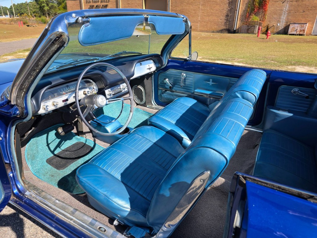 1964 Chevrolet Corvair Image 16