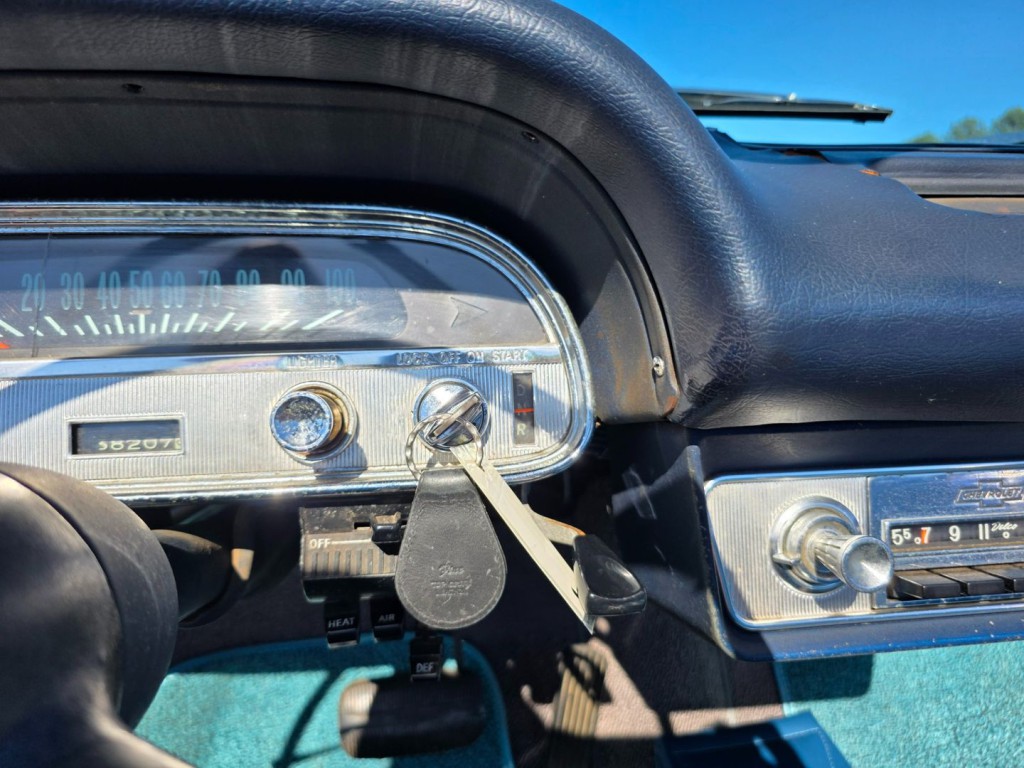 1964 Chevrolet Corvair Image 20