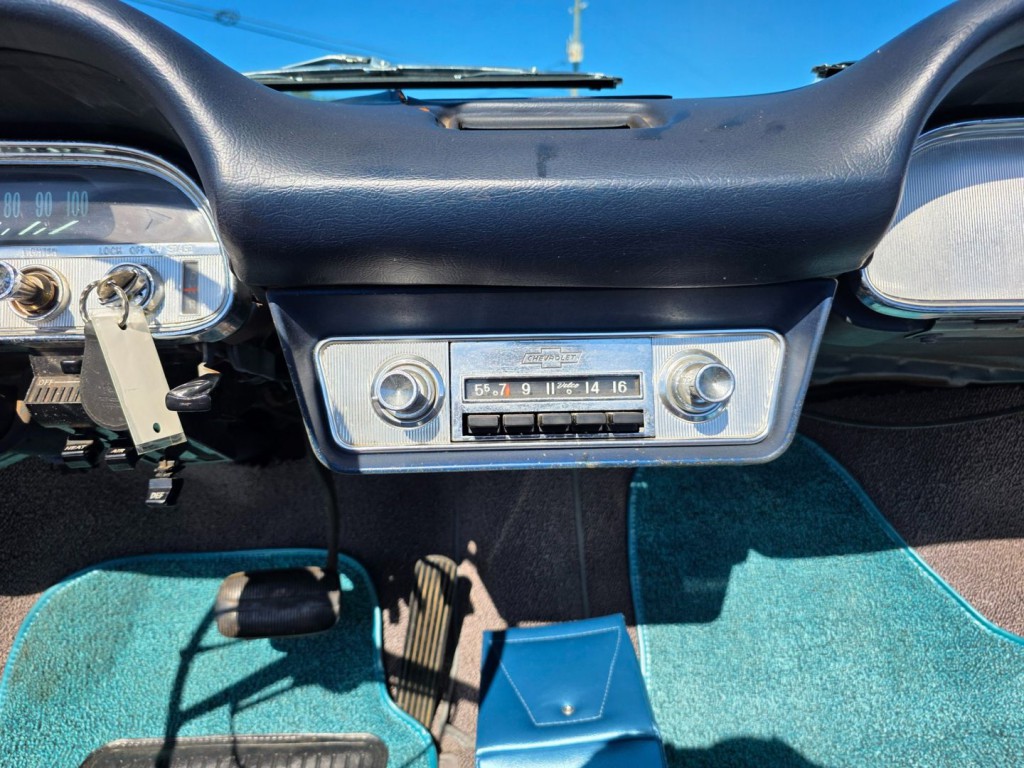 1964 Chevrolet Corvair Image 21