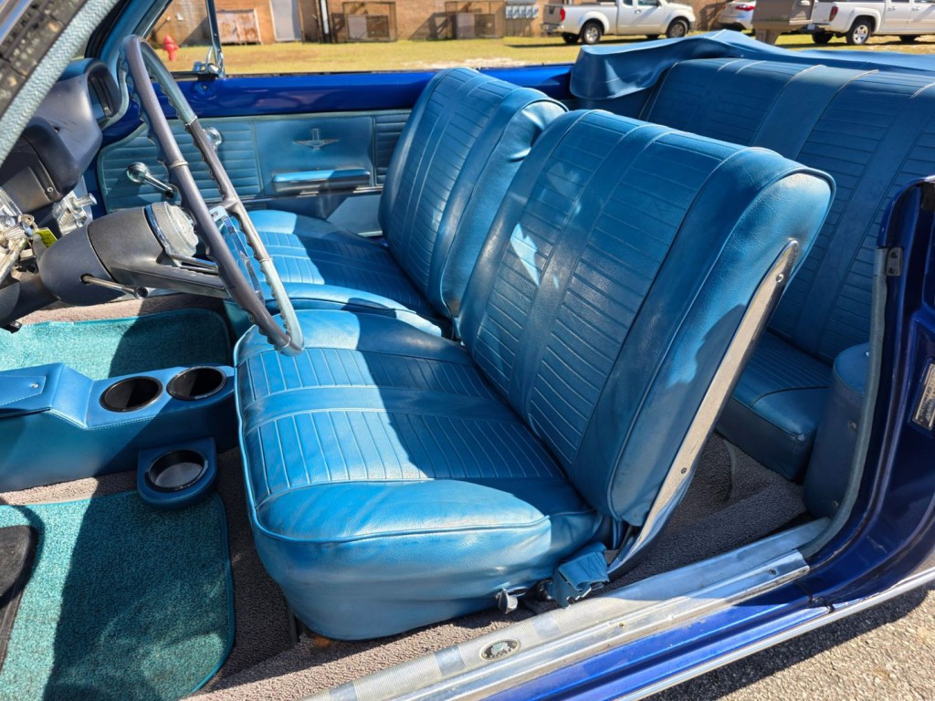 1964 Chevrolet Corvair Image 25