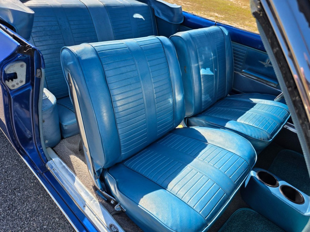 1964 Chevrolet Corvair Image 28