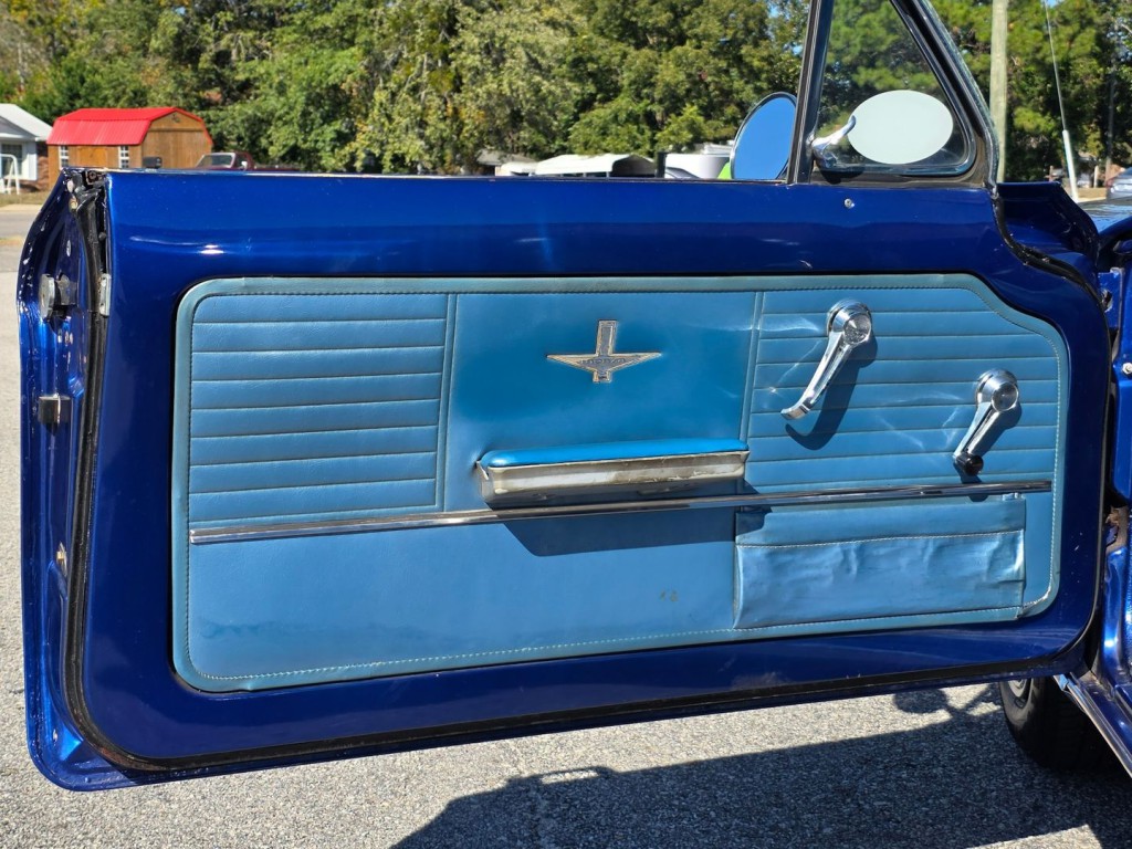 1964 Chevrolet Corvair Image 32