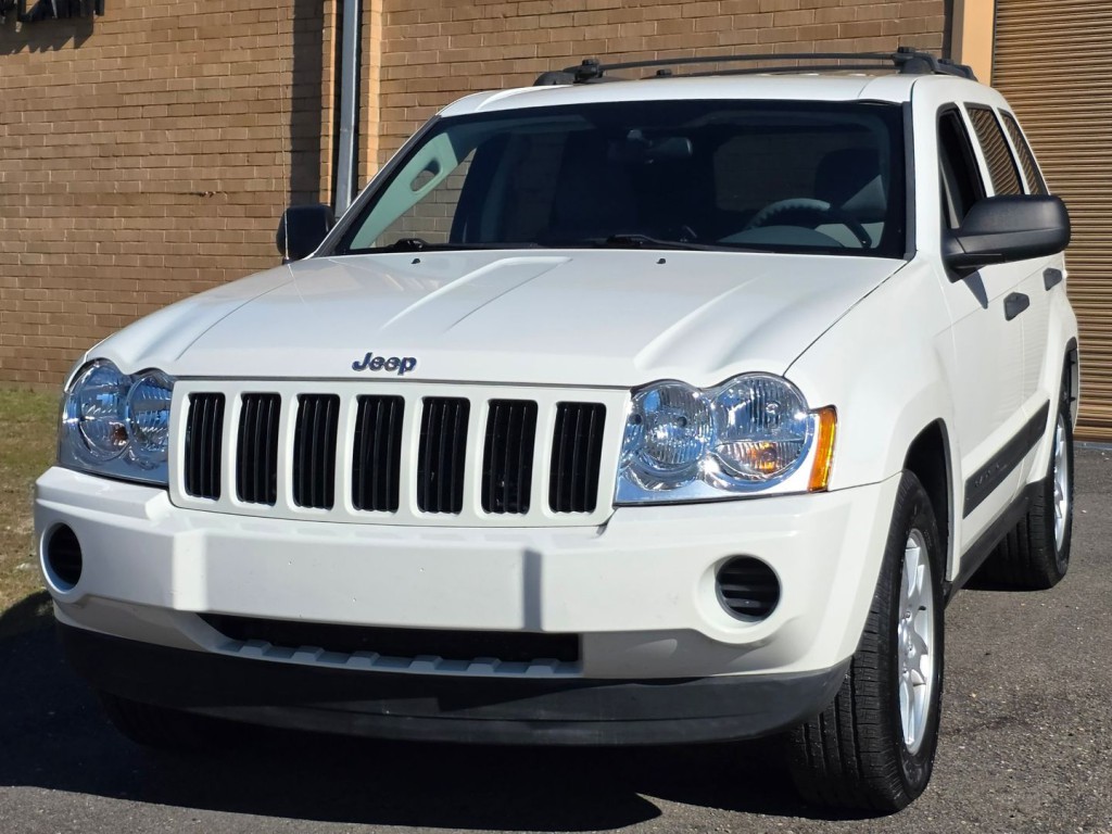 2006 Jeep Grand Cherokee Image 2