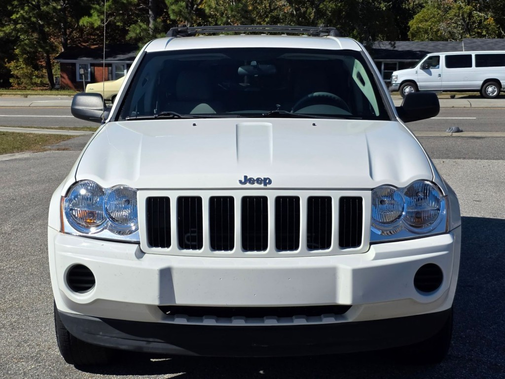 2006 Jeep Grand Cherokee Image 3