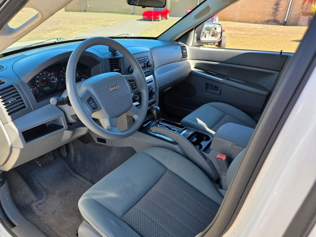 2006 Jeep Grand Cherokee Image 16