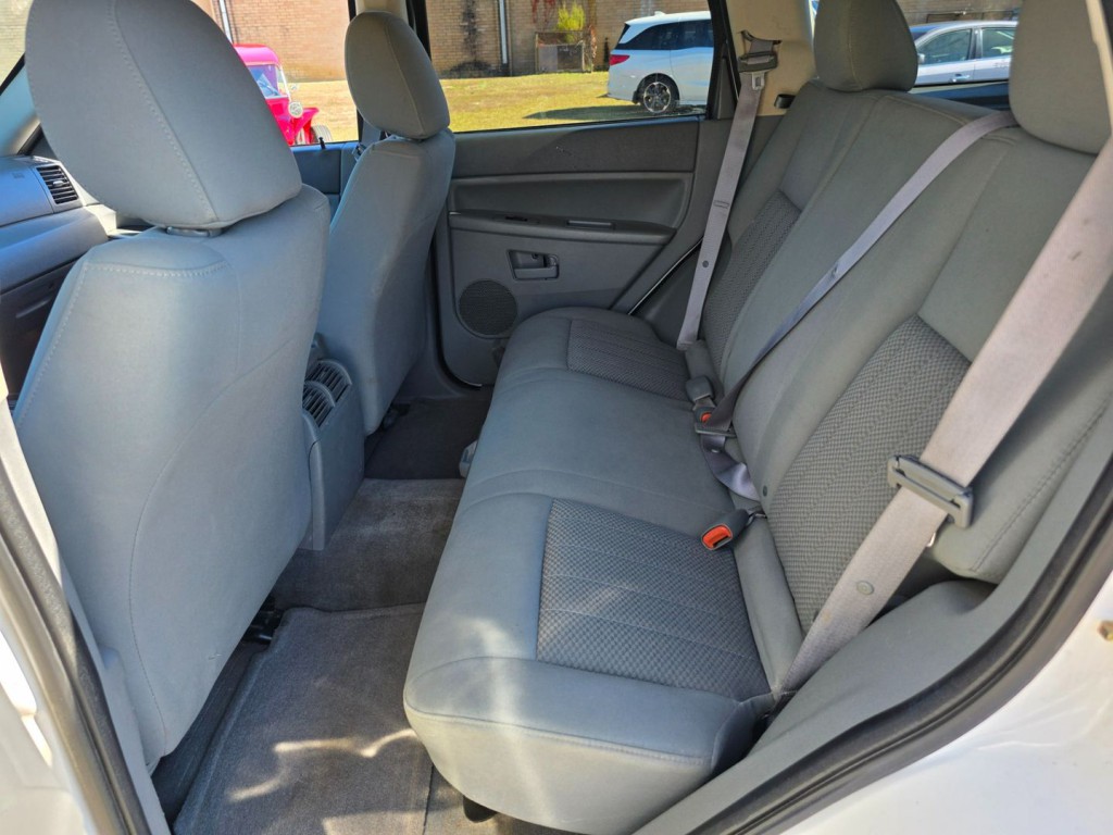 2006 Jeep Grand Cherokee Image 28