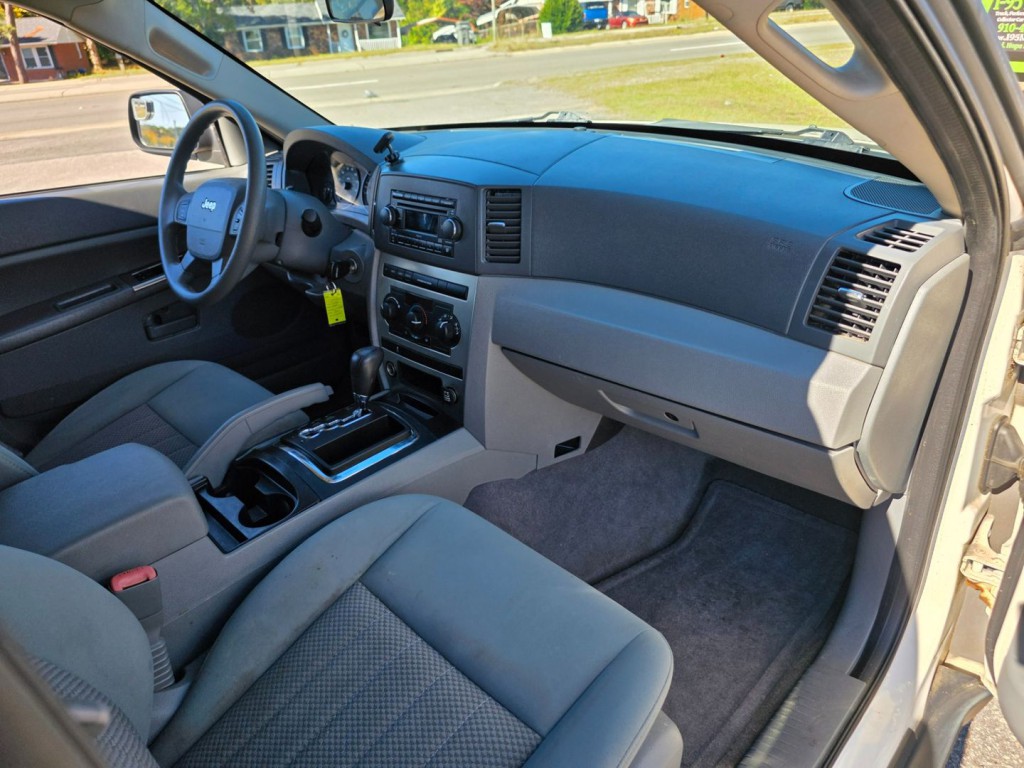 2006 Jeep Grand Cherokee Image 32