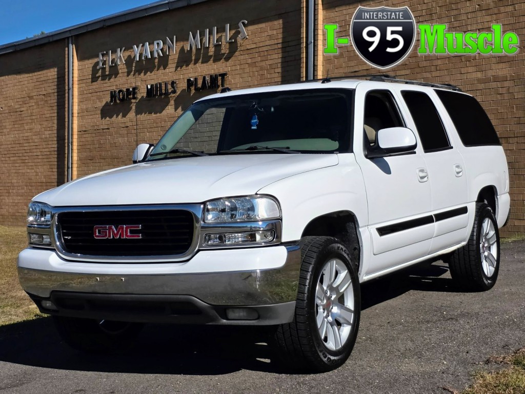 2005 GMC Yukon Image 1