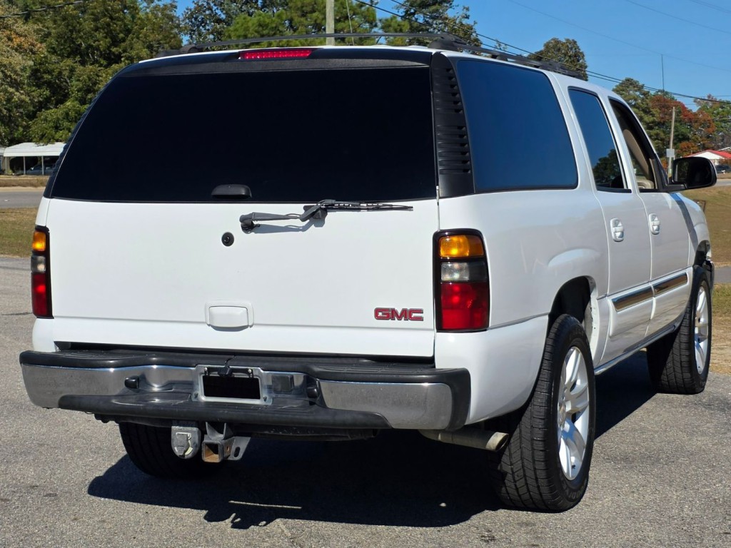 2005 GMC Yukon Image 8