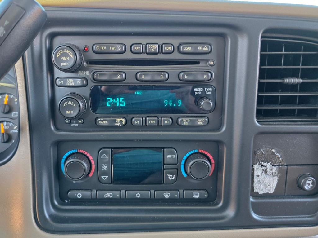 2005 GMC Yukon Image 20