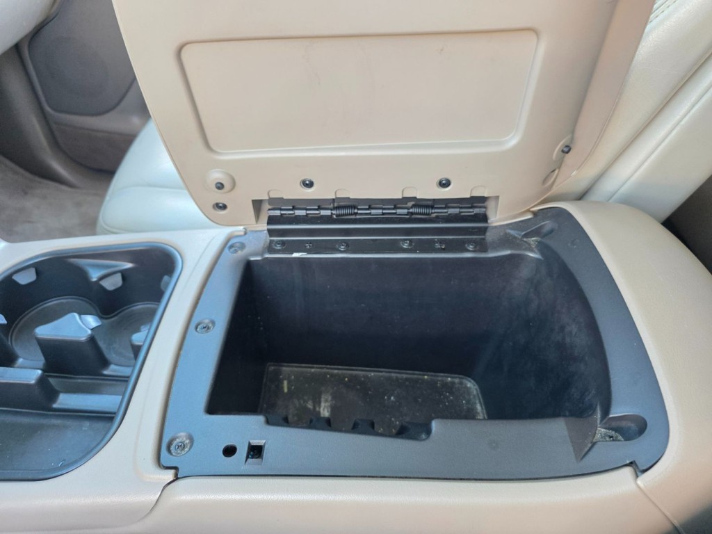 2005 GMC Yukon Image 26