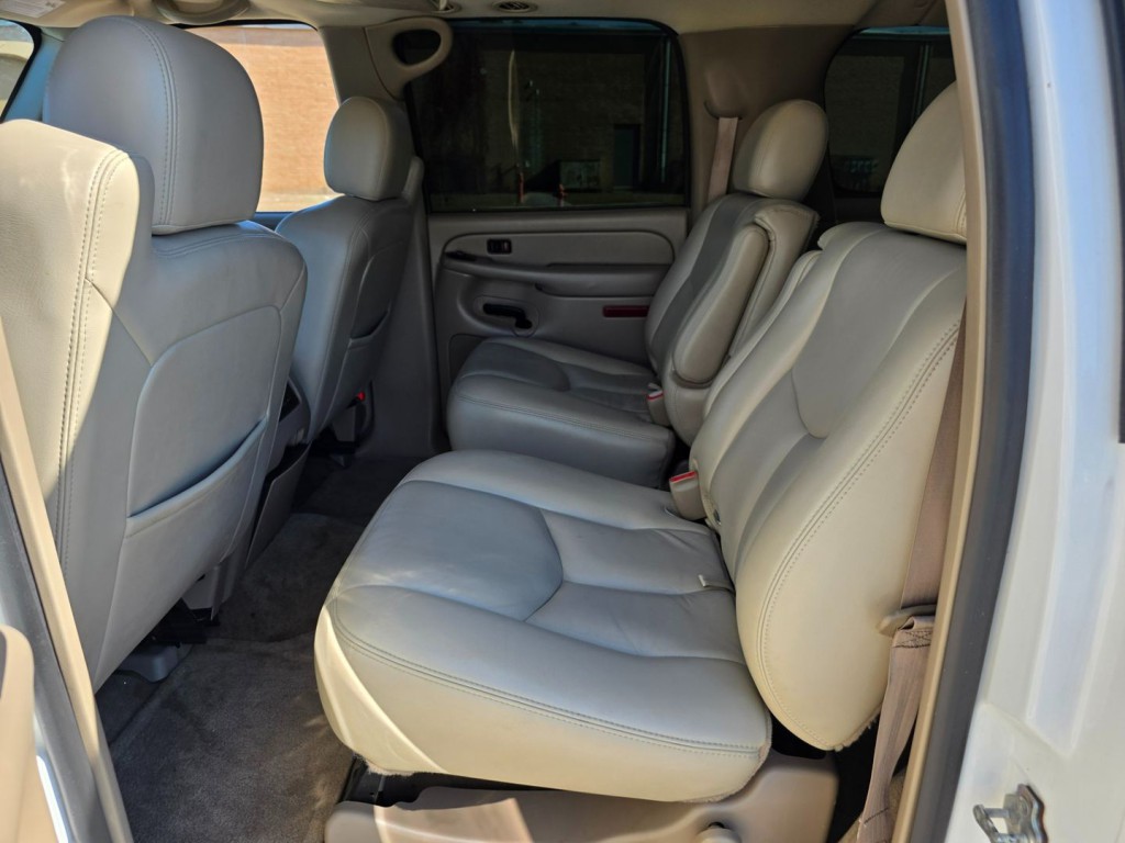 2005 GMC Yukon Image 28