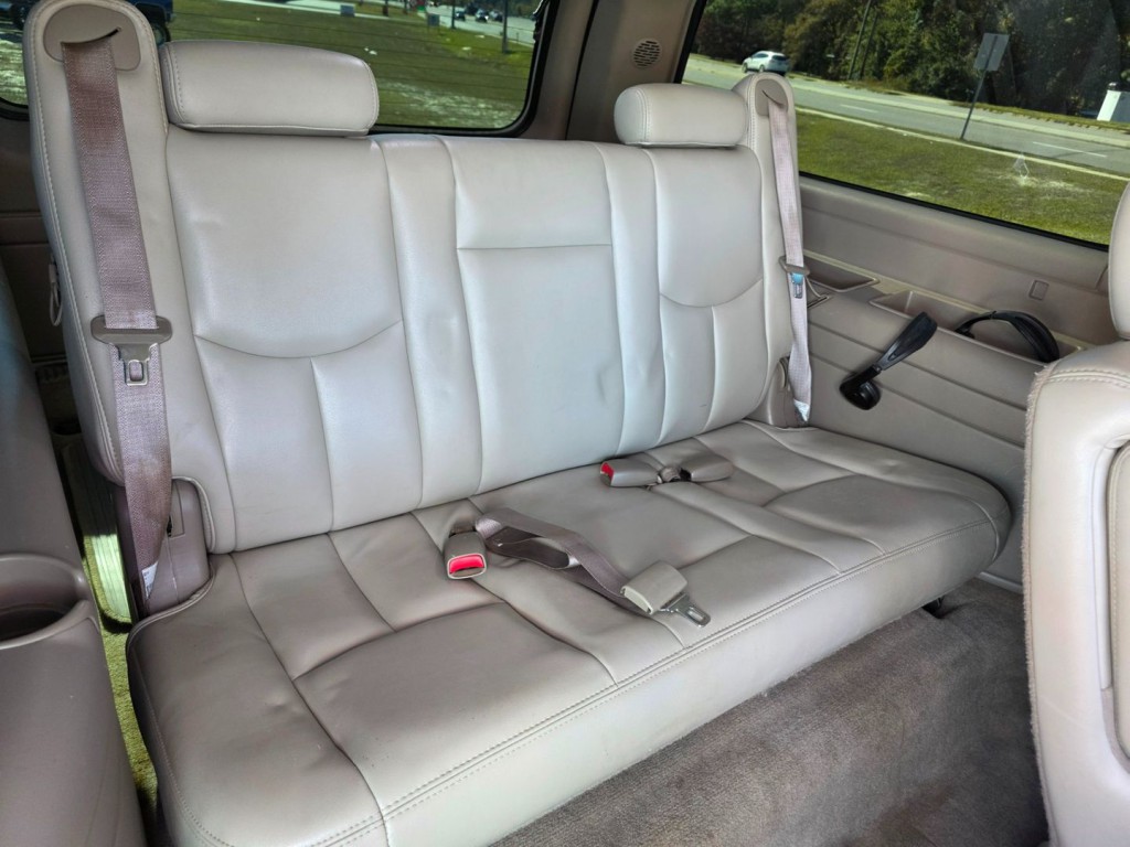 2005 GMC Yukon Image 30