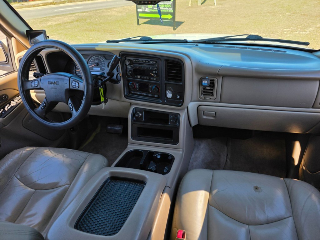2005 GMC Yukon Image 35