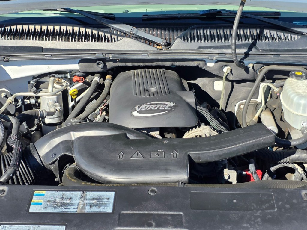 2005 GMC Yukon Image 46