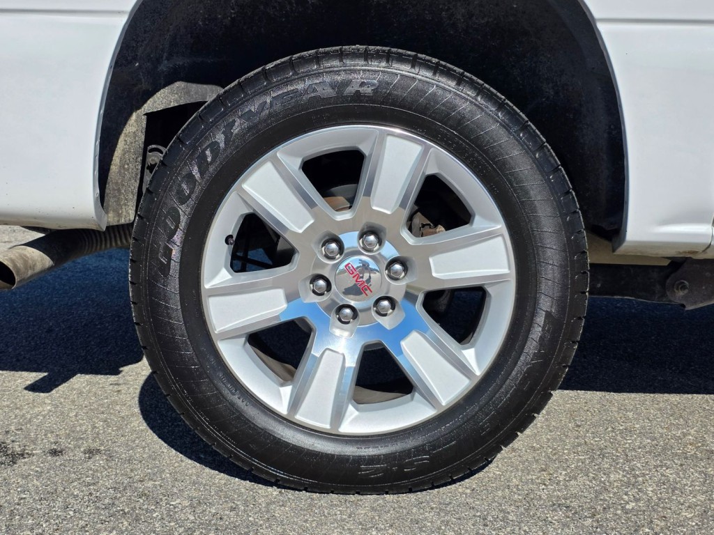 2005 GMC Yukon Image 55