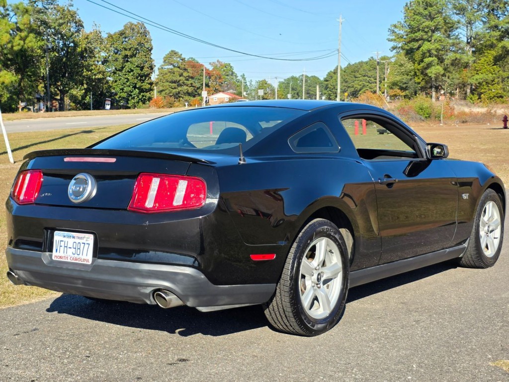2010 Ford Mustang Image 7