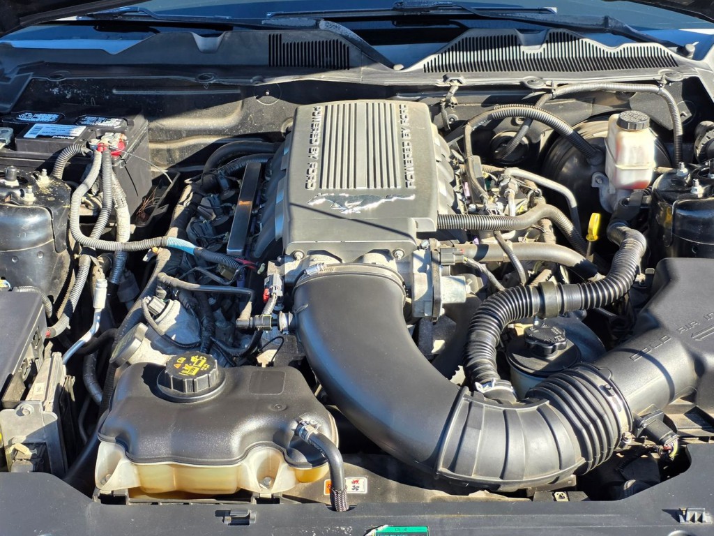 2010 Ford Mustang Image 40