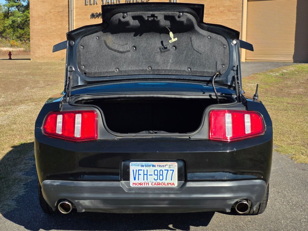 2010 Ford Mustang Image 43