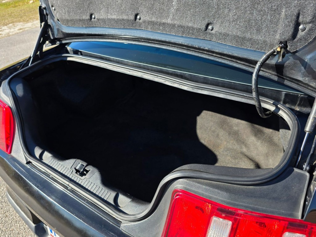 2010 Ford Mustang Image 44