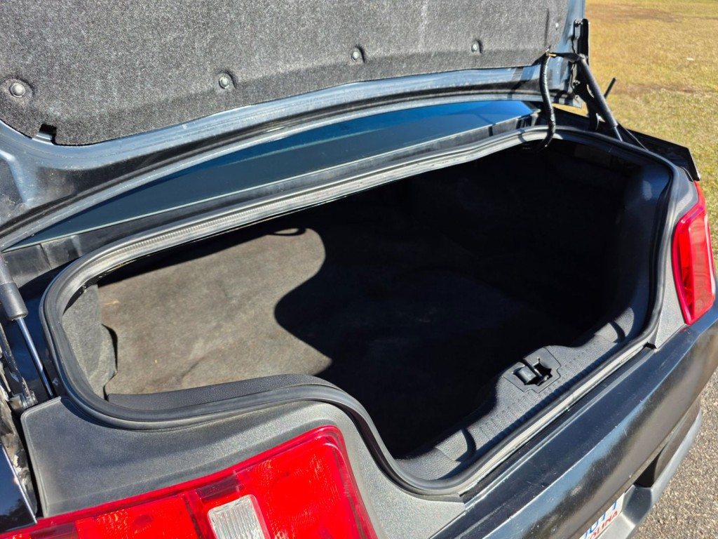 2010 Ford Mustang Image 46