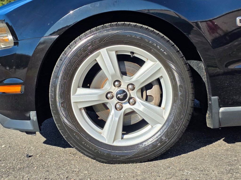 2010 Ford Mustang Image 47