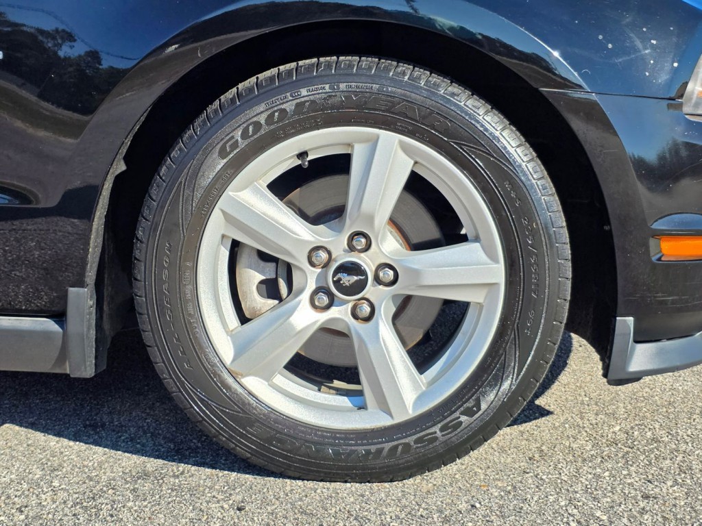 2010 Ford Mustang Image 50