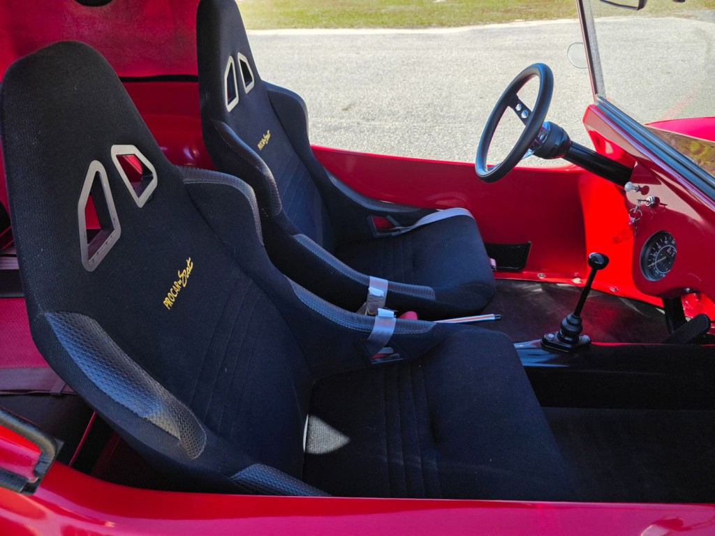 2022 Volkswagen Beetle Image 25