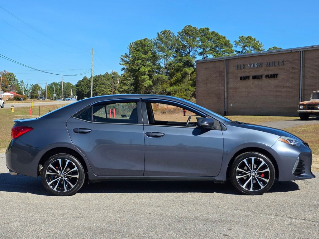 2017 Toyota Corolla Image 6