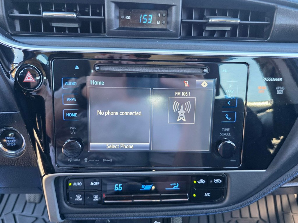 2017 Toyota Corolla Image 20