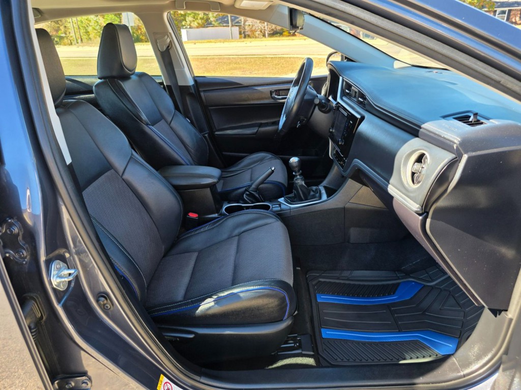 2017 Toyota Corolla Image 30