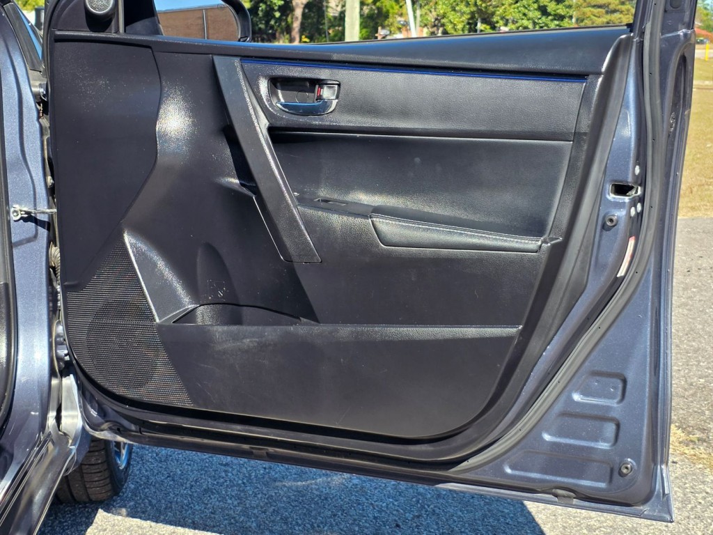 2017 Toyota Corolla Image 36