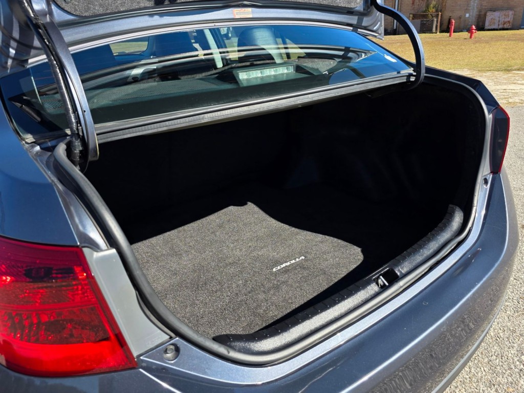 2017 Toyota Corolla Image 48