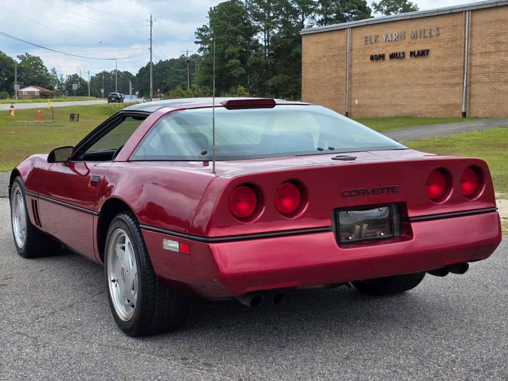 1989 Chevrolet Corvette Image 11