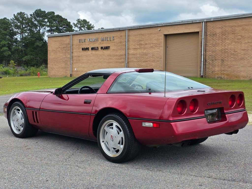 1989 Chevrolet Corvette Image 12