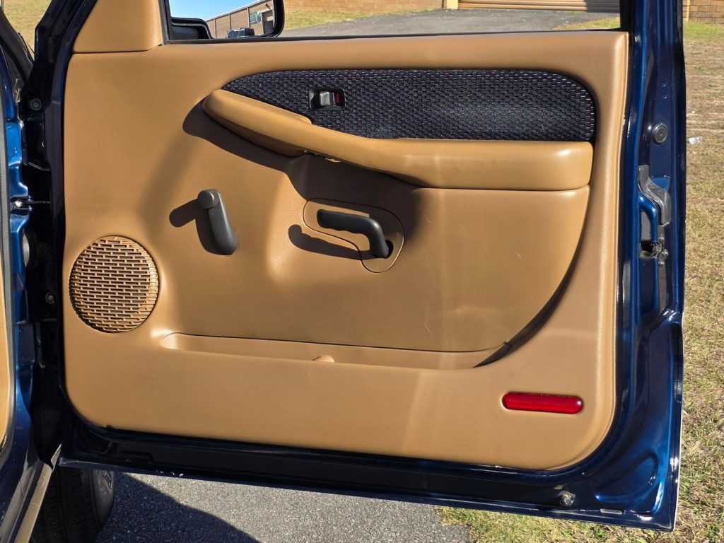 1999 Chevrolet Silverado 1500 Image 38