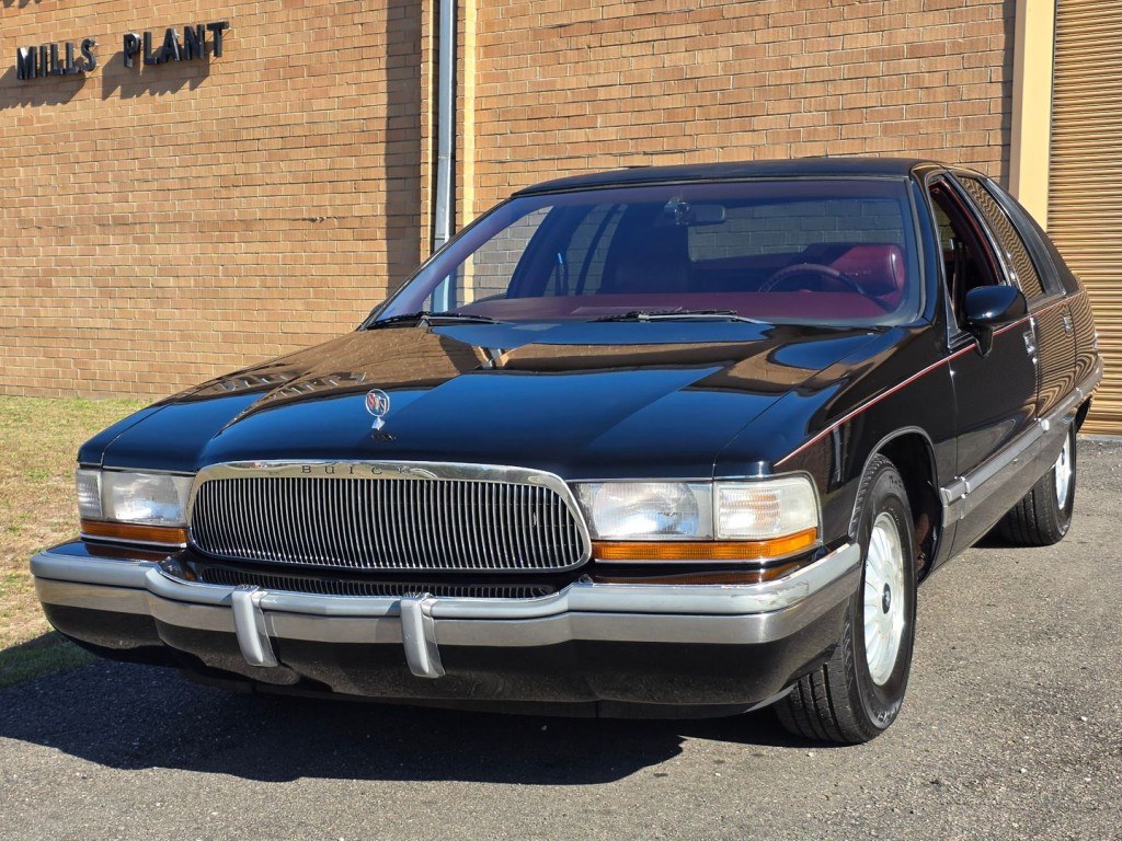 1992 Buick Roadmaster Image 2