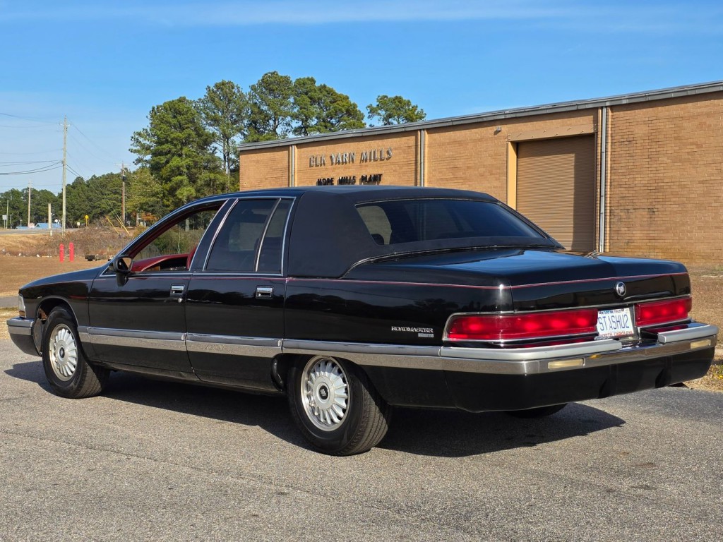 1992 Buick Roadmaster Image 11