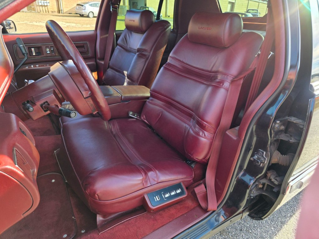 1992 Buick Roadmaster Image 14