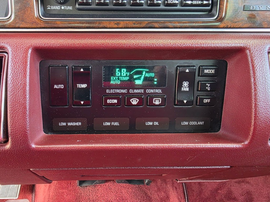 1992 Buick Roadmaster Image 22