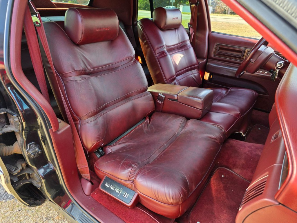 1992 Buick Roadmaster Image 32