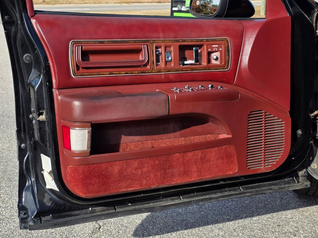 1992 Buick Roadmaster Image 40