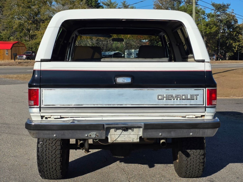 1984 Chevrolet Blazer Image 9